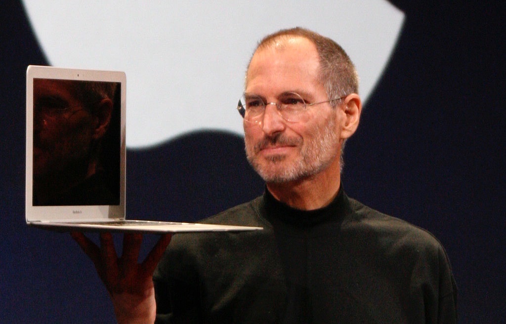 images/figures/steve_jobs_macbook